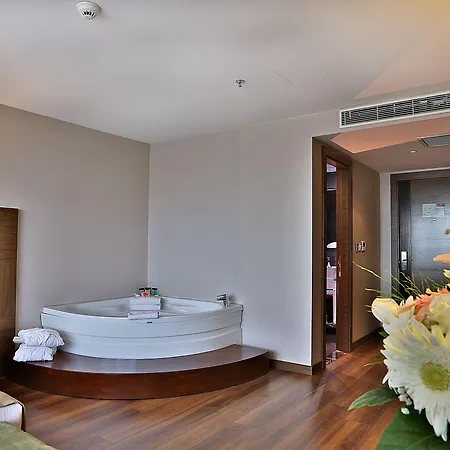 Park By Radisson Kavacik ホテル イスタンブール