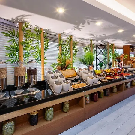 Hotel Park By Radisson Kavacik 4*